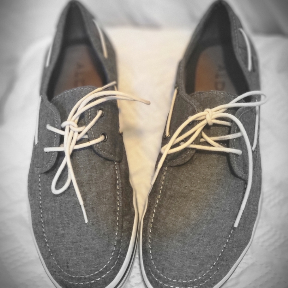 Like new Aldo Boat Shoes size 12